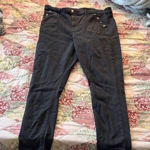 American Eagle Black extra stretch skinny, lightly worn..Size 20 LONG!